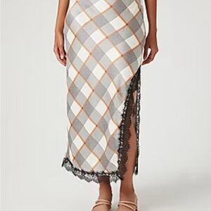 Elegant Gray Plaid Skirt with Lace Trim